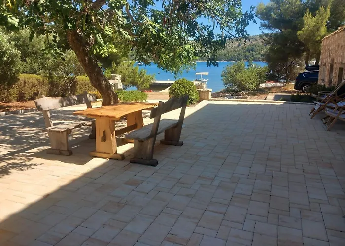 Seaside House For Families With Children Skrivena Luka, Lastovo - 24059