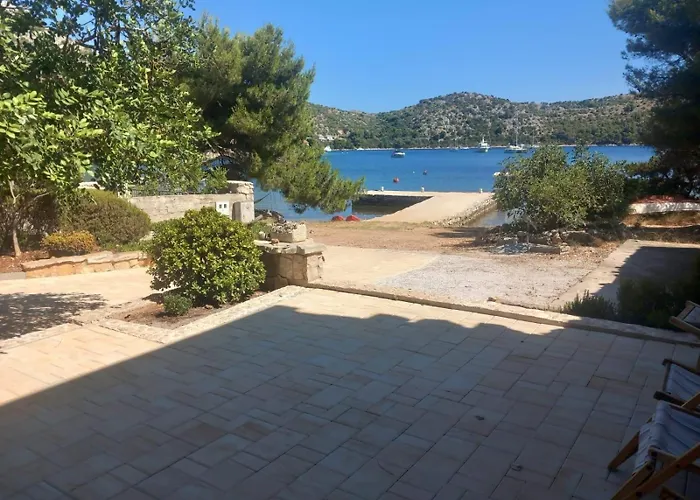 Feriehus Seaside House For Families With Children Skrivena Luka, Lastovo - 24059 *