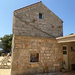Дом отдыха Seaside House For Families With Children Skrivena Luka, Lastovo - 24059 Skrivena Luka