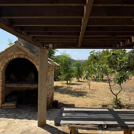 Дом отдыха Seaside House For Families With Children Skrivena Luka, Lastovo - 24059