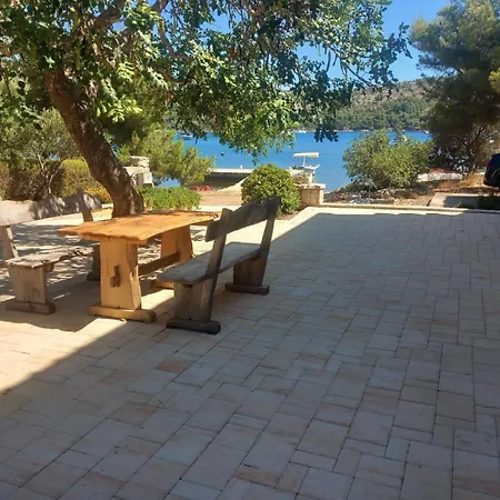 Seaside House For Families With Children Skrivena Luka, Lastovo - 24059