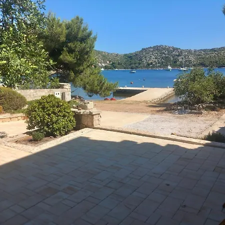 Дом отдыха Seaside House For Families With Children Skrivena Luka, Lastovo - 24059 *