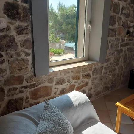 Seaside House For Families With Children Skrivena Luka, Lastovo - 24059 Feriehus *